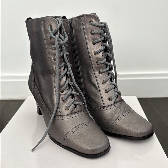 Elegant Pewter Lace-Up Ankle Boots - Picture 3 of 13
